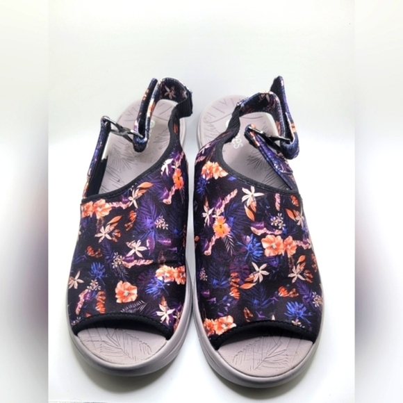 Bzees 10W Women's Viva Sandal Floral Wedge Heel Slip On Casual Comfy Summer - Picture 2 of 14